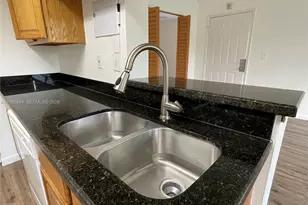 8739 NW 39th St, Sunrise, FL 33351 - Photo 10