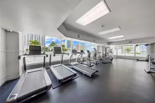 275 NE 18th St, Miami, FL 33132 - Photo 12