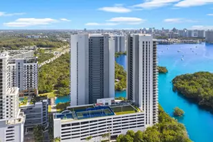 16385 Biscayne Blvd, North Miami Beach, FL 33160 - Photo 22