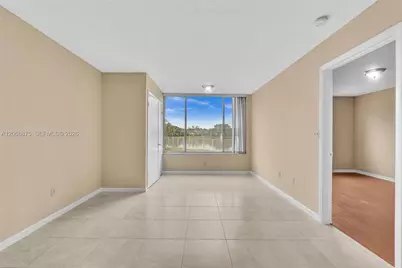 2880 N Oakland Forest Dr #110, Oakland Park, FL 33309 - Photo 8