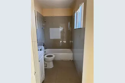 695 NE 151st St #3, Miami, FL 33162 - Photo 8