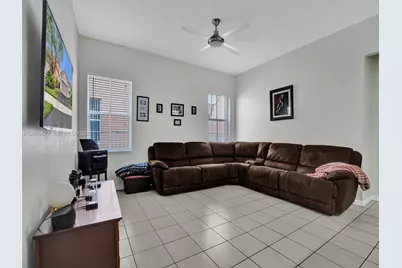 938 Bluewood Ter, Weston, FL 33327 - Photo 20