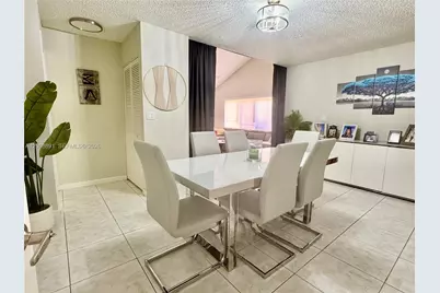 7049 Marlberry Ln #7049, Tamarac, FL 33321 - Photo 4