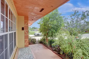 1161 NE 202nd St, Miami, FL 33179 - Photo 4