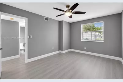 2881 N Oakland Forest Dr #112, Oakland Park, FL 33309 - Photo 8