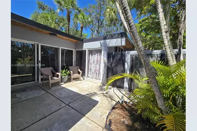 16330 Oak Walk, Miami Lakes, FL 33014 - Photo 2