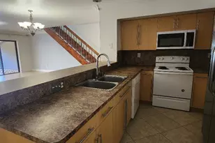 16504 Bridge End Rd, Miami Lakes, FL 33014 - Photo 4