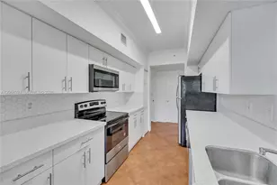 11601 SW 2nd St, Pembroke Pines, FL 33025 - Photo 16