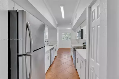 11601 SW 2nd St #21308, Pembroke Pines, FL 33025 - Photo 18