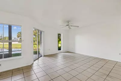 4863 Via Palm Lks #807, West Palm Beach, FL 33417 - Photo 10