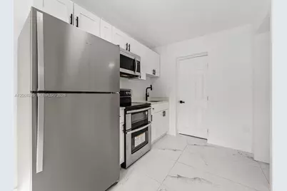 921 NW 22nd Ct #2, Miami, FL 33125 - Photo 4