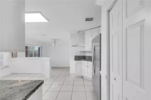 1413 SW 158th Ave, Pembroke Pines, FL 33027 - Photo 14