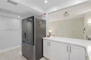 8201 NW 8th St, Miami, FL 33126 - Photo 12