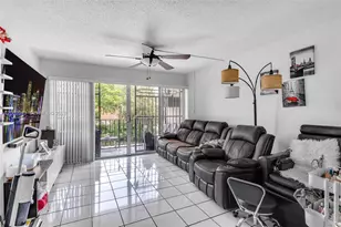 8895 Fontainebleau Blvd, Miami, FL 33172 - Photo 4