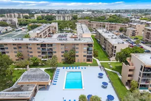8895 Fontainebleau Blvd, Miami, FL 33172 - Photo 26