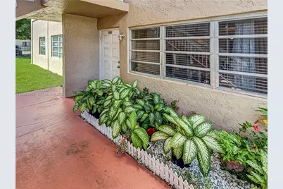 10168 Twin Lakes Dr #13-A, Coral Springs, FL 33071 - Photo 2
