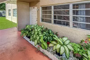 10168 Twin Lakes Dr, Coral Springs, FL 33071 - Photo 2