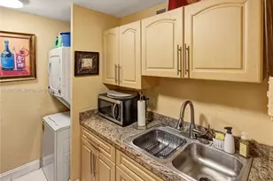 10168 Twin Lakes Dr, Coral Springs, FL 33071 - Photo 6