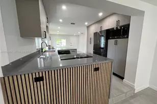 850 NE 127th St, North Miami, FL 33161 - Photo 16