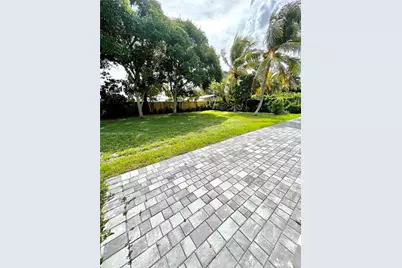 850 NE 127th St, North Miami, FL 33161 - Photo 38
