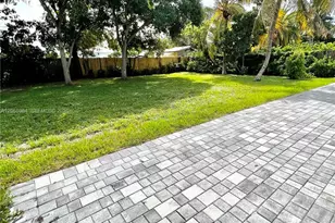 850 NE 127th St, North Miami, FL 33161 - Photo 38