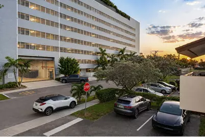 411 SE 10th St #4, Hallandale Beach, FL 33009 - Photo 18