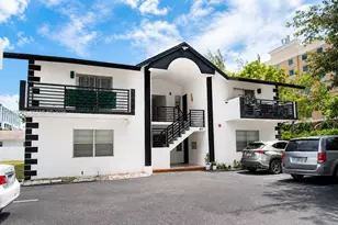 411 SE 10th St, Hallandale Beach, FL 33009 - Photo 1