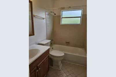 1008 NE 34th Ct #A, Oakland Park, FL 33334 - Photo 8