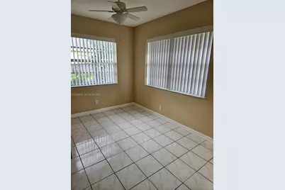 1008 NE 34th Ct #A, Oakland Park, FL 33334 - Photo 4
