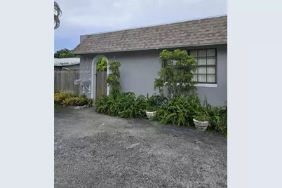 1008 NE 34th Ct #A, Oakland Park, FL 33334 - Photo 1
