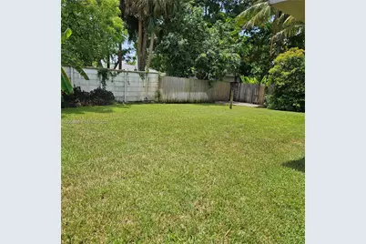 1008 NE 34th Ct #A, Oakland Park, FL 33334 - Photo 8