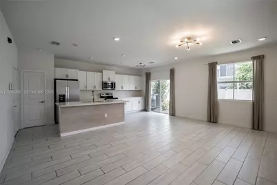 833 SE 19th St, Homestead, FL 33034 - Photo 2