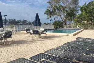2201 Brickell Ave, Miami, FL 33129 - Photo 22