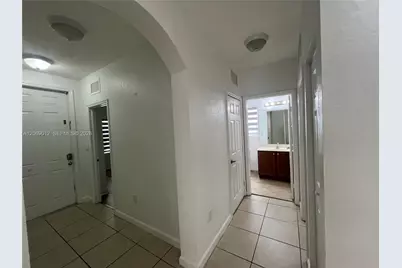 2410 NE 4th St, Homestead, FL 33033 - Photo 8