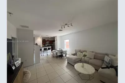 2410 NE 4th St, Homestead, FL 33033 - Photo 4