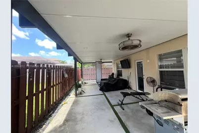 2410 NE 4th St, Homestead, FL 33033 - Photo 18