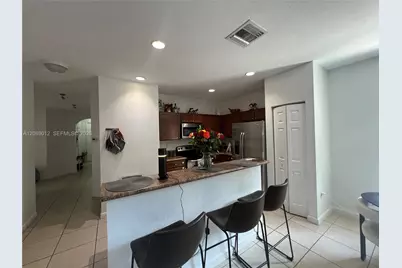 2410 NE 4th St, Homestead, FL 33033 - Photo 6