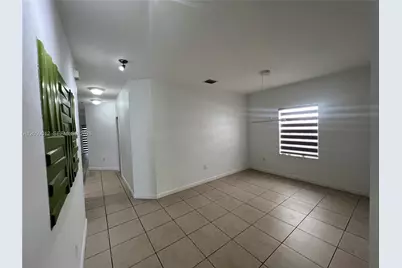2410 NE 4th St, Homestead, FL 33033 - Photo 4