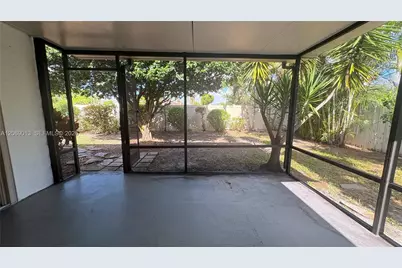 821 W Beckley Sq, Davie, FL 33325 - Photo 20