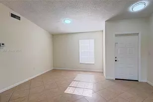 821 W Beckley Square, Davie, FL 33325 - Photo 2