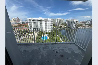 2801 NE 183rd St #1914W, Aventura, FL 33160 - Photo 2