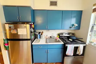 736 13th St, Miami Beach, FL 33139 - Photo 14