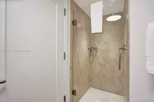 4401 Collins Ave, Miami Beach, FL 33140 - Photo 38