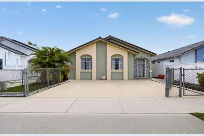 6983 W 24th Ln, Hialeah, FL 33016 - Photo 2