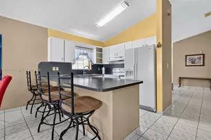 6983 W 24th Ln, Hialeah, FL 33016 - Photo 6