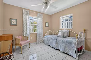 6983 W 24th Ln, Hialeah, FL 33016 - Photo 14