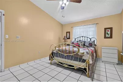 6983 W 24th Ln, Hialeah, FL 33016 - Photo 20