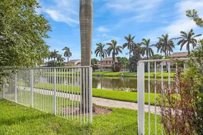 4762 Lakeside Ter, Davie, FL 33314 - Photo 10
