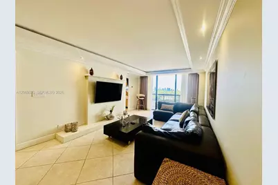 2555 Collins Ave #704, Miami Beach, FL 33140 - Photo 6