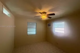 2228 Grant St, Hollywood, FL 33020 - Photo 4